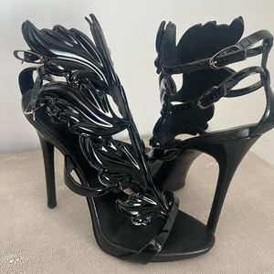 GIUSEPPE ZANOTTI
COLINE CRUEL WING HIGH HEEL SANDALS